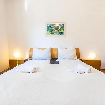 Serviced Messe Гостевой дом 3*