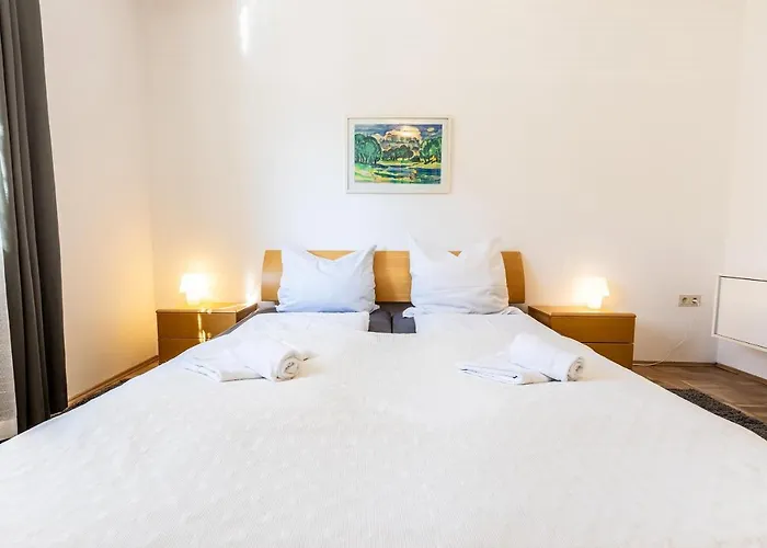 Serviced Messe Casa de hóspedes 3*